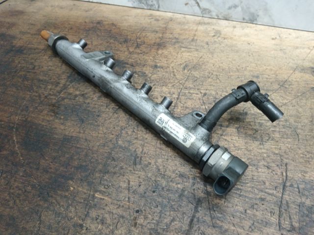 bontott AUDI A4 B8 Közösnyomócső