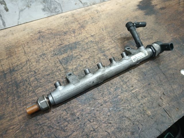 bontott AUDI A4 B8 Közösnyomócső