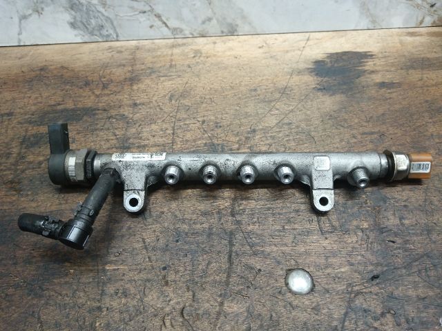 bontott AUDI A4 B8 Közösnyomócső