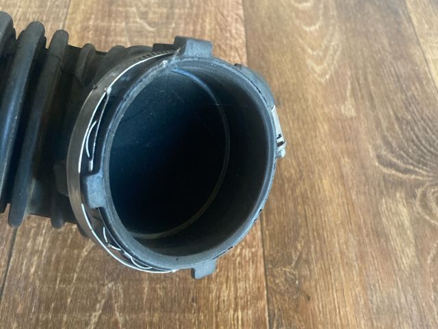 bontott AUDI A4 B8 Légbeömlő Cső