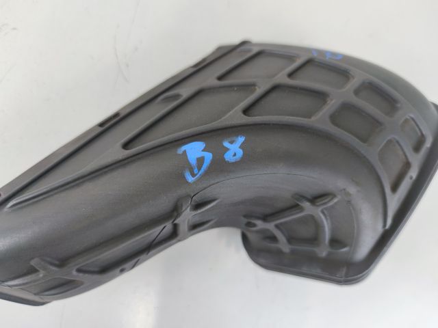 bontott AUDI A4 B8 Légbeömlő Cső