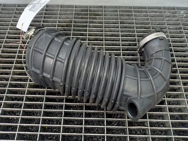 bontott AUDI A4 B8 Légbeömlő Cső