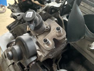 bontott AUDI A4 B8 Motor (Fűzött blokk hengerfejjel)