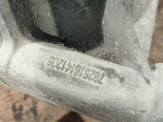 bontott AUDI A4 B8 Motor Tartó Bak Bal