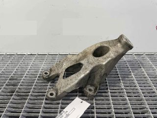 bontott AUDI A4 B8 Motor Tartó Bak Bal