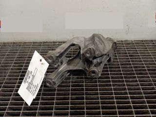 bontott AUDI A4 B8 Motor Tartó Bak Bal