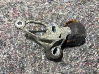 bontott AUDI A4 B8 Motor Tartó Bak Bal