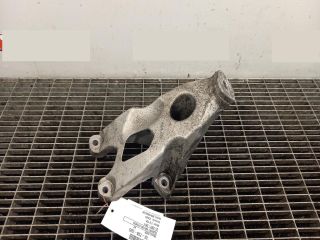 bontott AUDI A4 B8 Motor Tartó Bak Bal