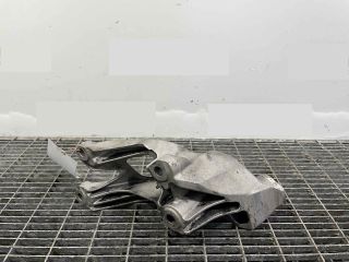 bontott AUDI A4 B8 Motor Tartó Bak Bal