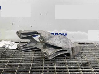 bontott AUDI A4 B8 Motor Tartó Bak Bal