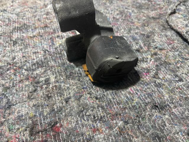 bontott AUDI A4 B8 Motor Tartó Bak Bal