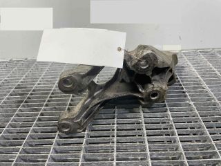 bontott AUDI A4 B8 Motor Tartó Bak Bal