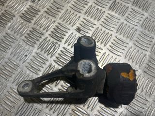 bontott AUDI A4 B8 Motor Tartó Bak (Fém)