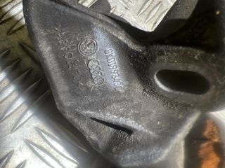 bontott AUDI A4 B8 Motor Tartó Bak (Fém)