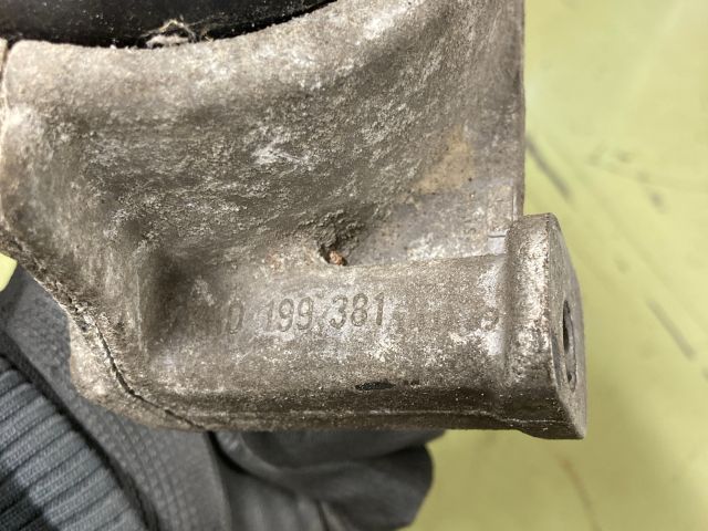 bontott AUDI A4 B8 Motor Tartó Bak (Fém)