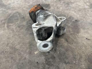 bontott AUDI A4 B8 Motor Tartó Bak (Fém)