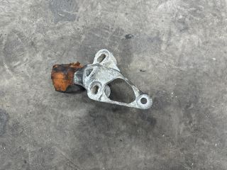 bontott AUDI A4 B8 Motor Tartó Bak (Fém)