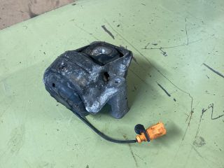 bontott AUDI A4 B8 Motor Tartó Bak (Fém)