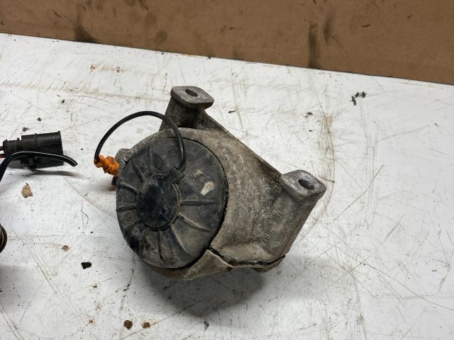 bontott AUDI A4 B8 Motor Tartó Bak (Fém)