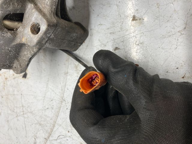 bontott AUDI A4 B8 Motor Tartó Bak (Fém)