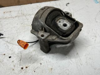 bontott AUDI A4 B8 Motor Tartó Bak (Fém)