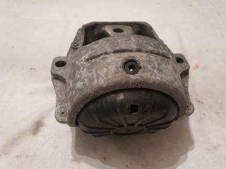 bontott AUDI A4 B8 Motor Tartó Bak Jobb