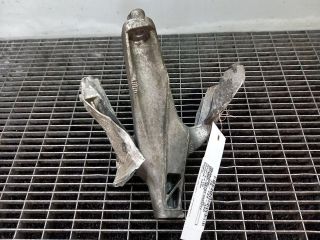 bontott AUDI A4 B8 Motor Tartó Bak Jobb