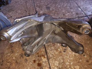 bontott AUDI A4 B8 Motor Tartó Bak Jobb