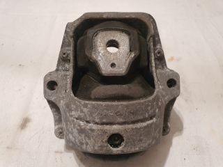 bontott AUDI A4 B8 Motor Tartó Bak Jobb