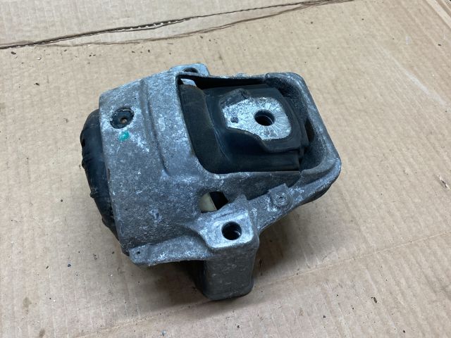 bontott AUDI A4 B8 Motor Tartó Bak (Pozíciófüggetlen)