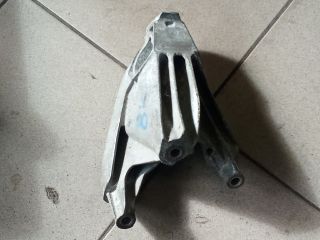 bontott AUDI A4 B8 Motor Tartó Bak (Pozíciófüggetlen)