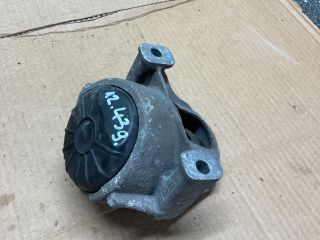 bontott AUDI A4 B8 Motor Tartó Bak (Pozíciófüggetlen)