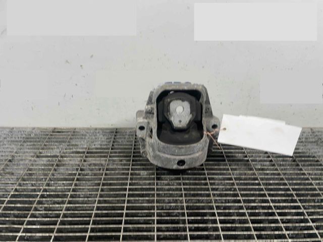 bontott AUDI A4 B8 Motor Tartó Bak (Pozíciófüggetlen)