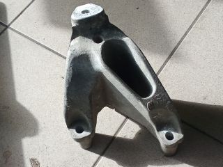 bontott AUDI A4 B8 Motor Tartó Bak (Pozíciófüggetlen)