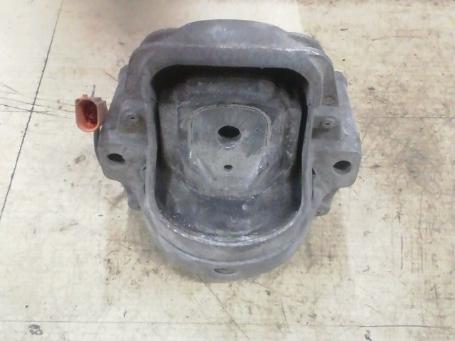 bontott AUDI A4 B8 Motor Tartó Bak (Pozíciófüggetlen)