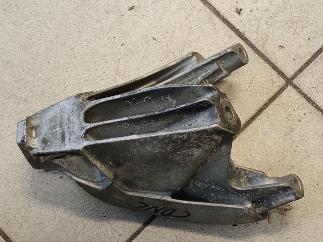 bontott AUDI A4 B8 Motor Tartó Bak (Pozíciófüggetlen)