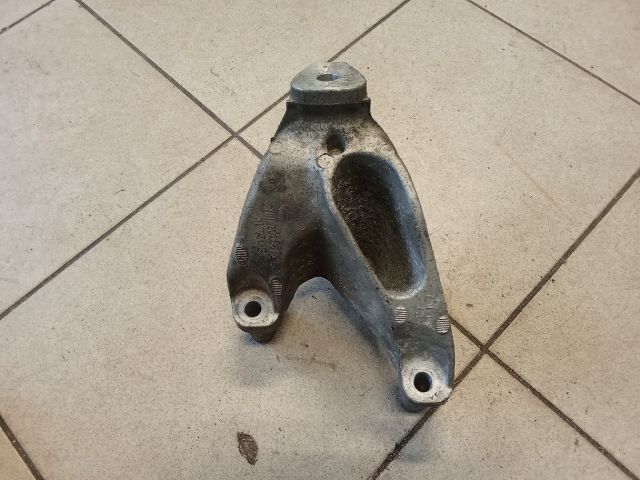 bontott AUDI A4 B8 Motor Tartó Bak (Pozíciófüggetlen)