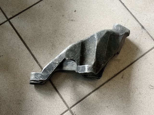 bontott AUDI A4 B8 Motor Tartó Bak (Pozíciófüggetlen)