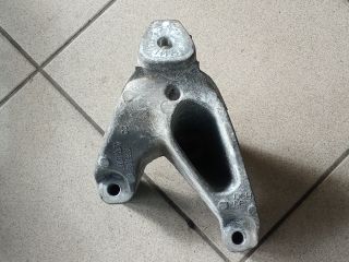 bontott AUDI A4 B8 Motor Tartó Bak (Pozíciófüggetlen)