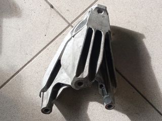 bontott AUDI A4 B8 Motor Tartó Bak (Pozíciófüggetlen)