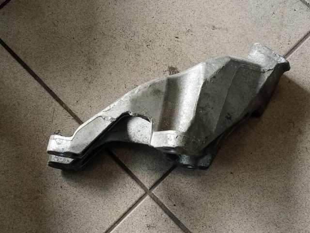 bontott AUDI A4 B8 Motor Tartó Bak (Pozíciófüggetlen)