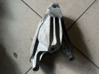 bontott AUDI A4 B8 Motor Tartó Bak (Pozíciófüggetlen)