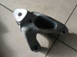 bontott AUDI A4 B8 Motor Tartó Bak (Pozíciófüggetlen)