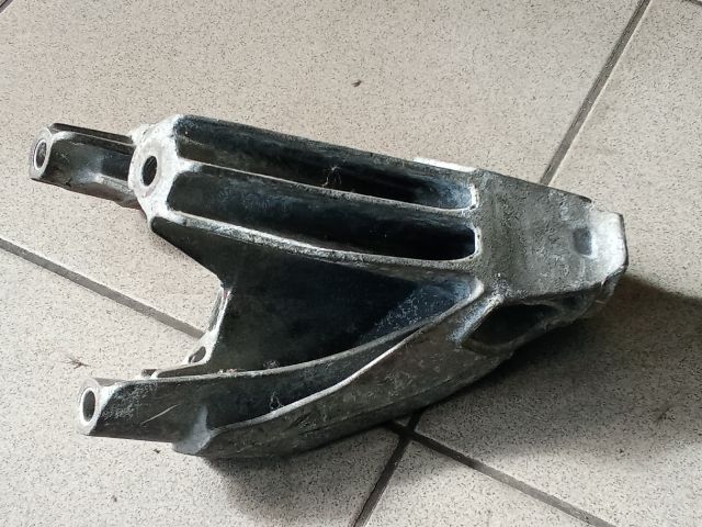 bontott AUDI A4 B8 Motor Tartó Bak (Pozíciófüggetlen)