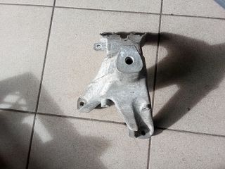 bontott AUDI A4 B8 Motor Tartó Bak (Pozíciófüggetlen)