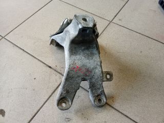 bontott AUDI A4 B8 Motor Tartó Bak (Pozíciófüggetlen)