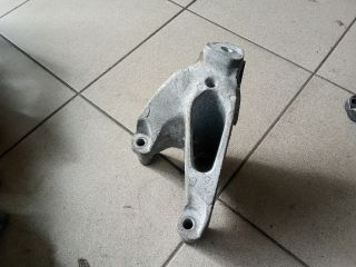 bontott AUDI A4 B8 Motor Tartó Bak (Pozíciófüggetlen)