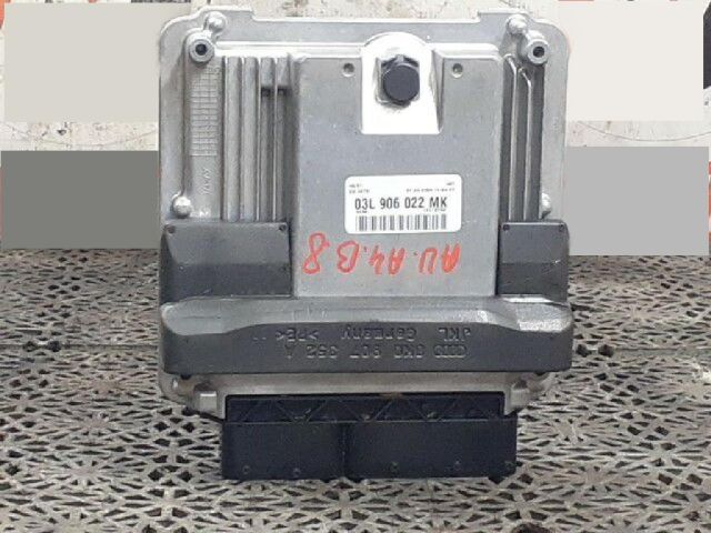 bontott AUDI A4 B8 Motorvezérlő