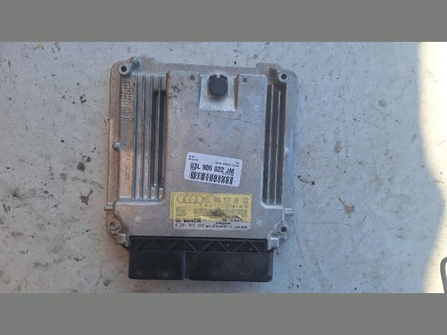 bontott AUDI A4 B8 Motorvezérlő
