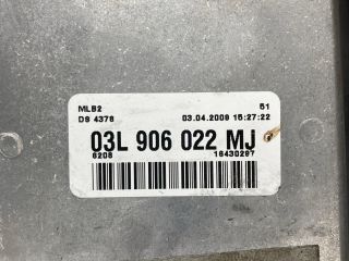 bontott AUDI A4 B8 Motorvezérlő